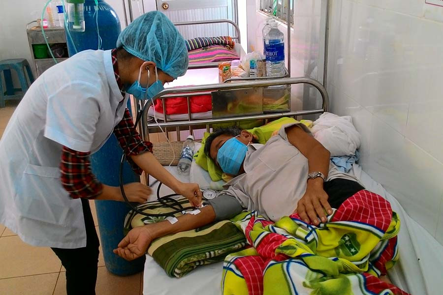 Chăm sóc bệnh nhân lao. Ảnh: N.N Chăm sóc bệnh nhân lao. Ảnh: N.N