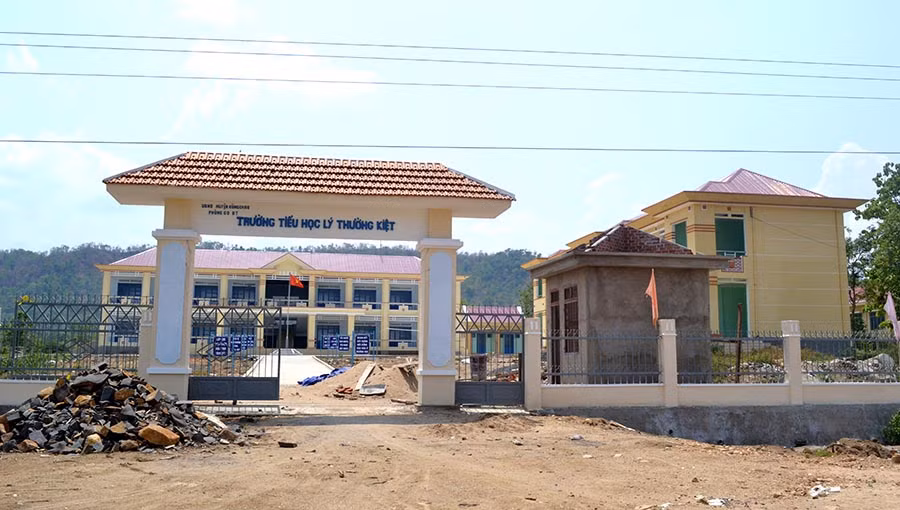  Một ngôi trường vừa được đầu tư xây dựng tại xã Đak Kơ Ning, huyện Kông Chro. Ảnh: L.H