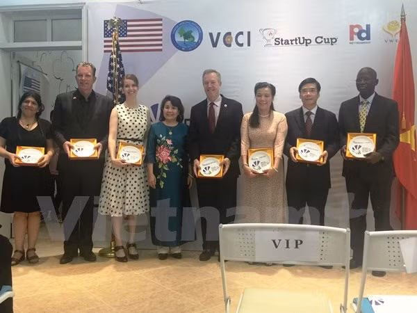 Lễ khai trương trung tâm WECREATE tại Hà Nội.