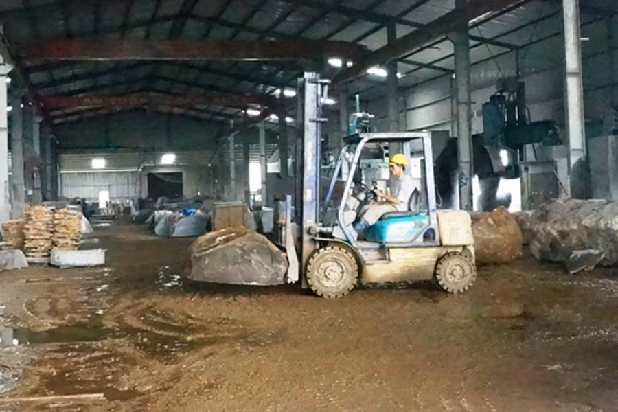 Doanh nghiệp nhỏ và vừa rất cần được hỗ trợ vốn. Ảnh: K.L