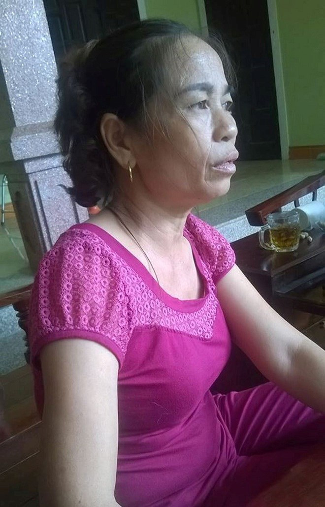 Bà Vân kể lại hành trình tìm kiếm con trai. Bà Vân kể lại hành trình tìm kiếm con trai.