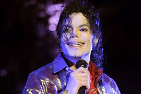 Ca sĩ Michael Jackson hai ngày trước khi qua đời.