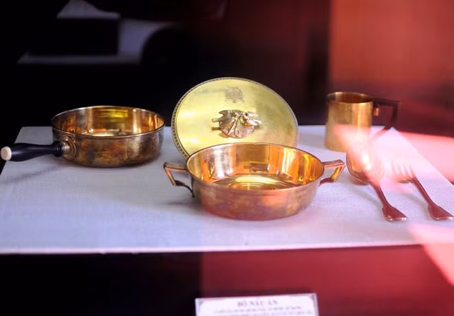 Bộ nồi nấu ăn có xuất xứ châu Âu là quà tặng ngoại giao của triều Nguyễn