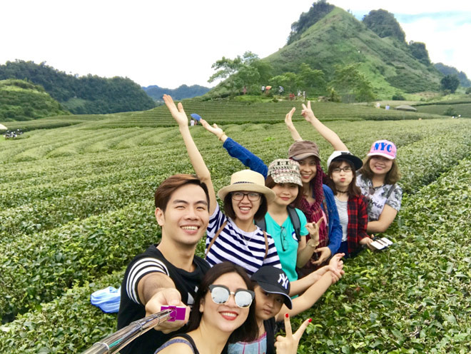  “Tự sướng” giữa đồi chè là việc không thể bỏ qua nếu đến với Mộc Châu