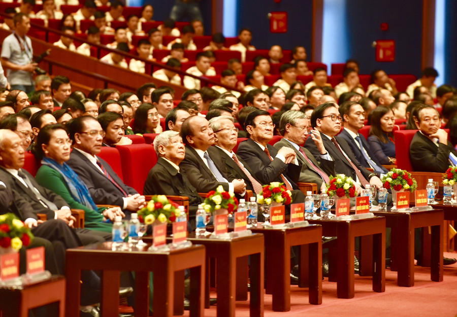 Các đồng chí lãnh đạo Đảng, Nhà nước, Quốc hội tại Lễ kỷ niệm. Các đồng chí lãnh đạo Đảng, Nhà nước, Quốc hội tại Lễ kỷ niệm.