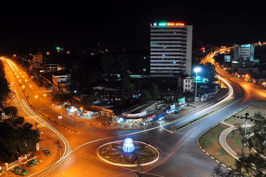 Phố núi Pleiku về đêm