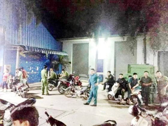 Lực lượng chức năng tại hiện trường. Lực lượng chức năng tại hiện trường.