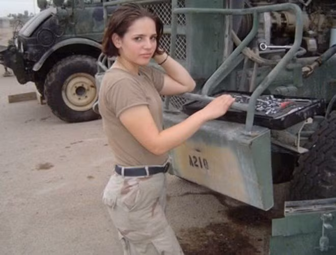 #10: Nữ quân nhân Mỹ