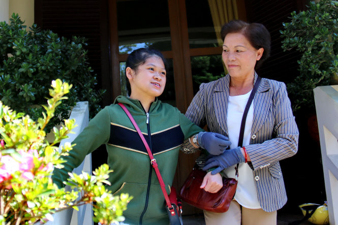 Bé Mun lớn lên từng ngày trong vòng tay chở che của mẹ Nguyễn Thị Đào Bé Mun lớn lên từng ngày trong vòng tay chở che của mẹ Nguyễn Thị Đào