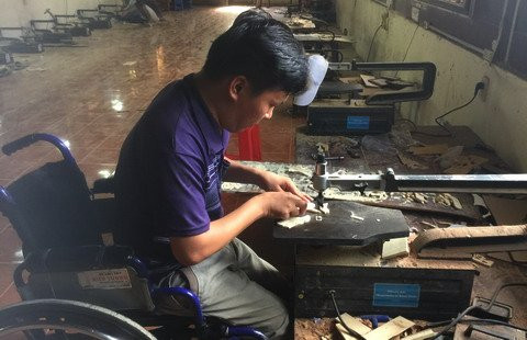 Miệt mài bên một tác phẩm Miệt mài bên một tác phẩm