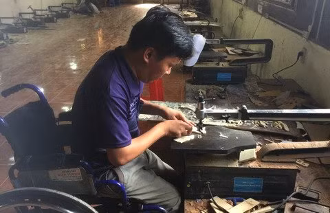 Miệt mài bên một tác phẩm