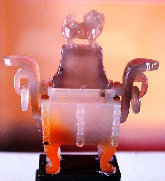 Đỉnh ngọc được chế tác tinh xảo dùng trang trí trong thư phòng các đời vua triều Nguyễn