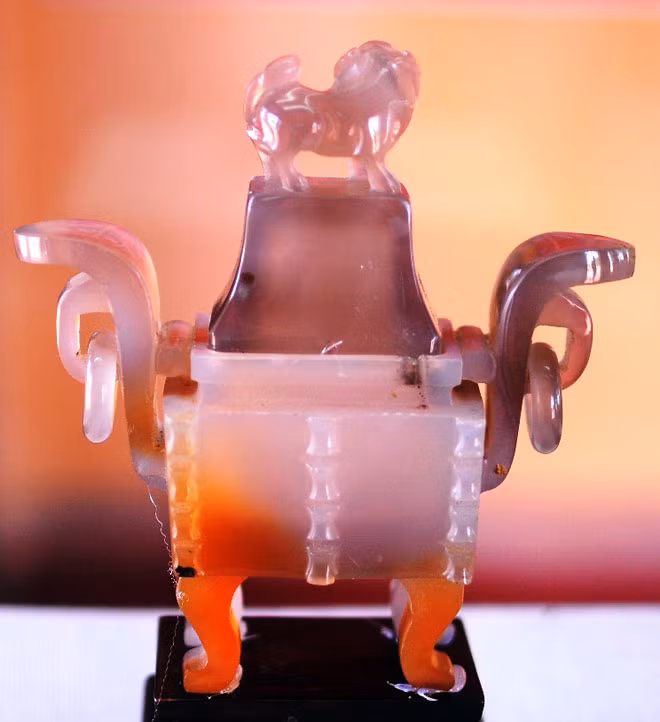 Đỉnh ngọc được chế tác tinh xảo dùng trang trí trong thư phòng các đời vua triều Nguyễn