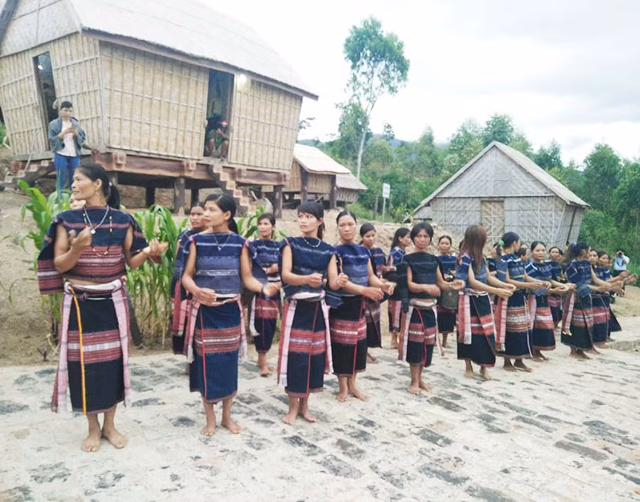 Làng kháng chiến Stơr