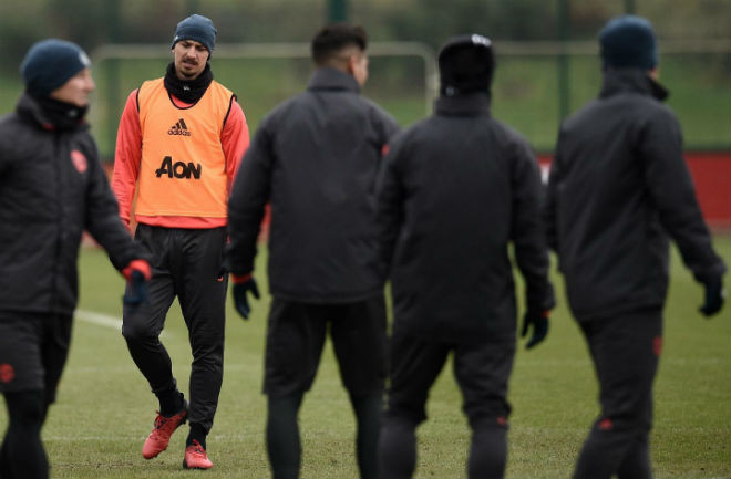 Ibrahimovic dù đã rời MU, vẫn hiện diện ở Carrington Ibrahimovic dù đã rời MU, vẫn hiện diện ở Carrington