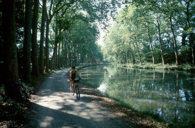 Năm 1996, kênh đào Canal du Midi và vùng đệm rộng 2.000 km được UNESCO công nhận là di sản thế giới.