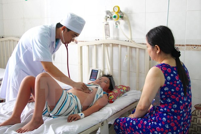  Chăm sóc cho bệnh nhân sốt xuất huyết nhập viện.