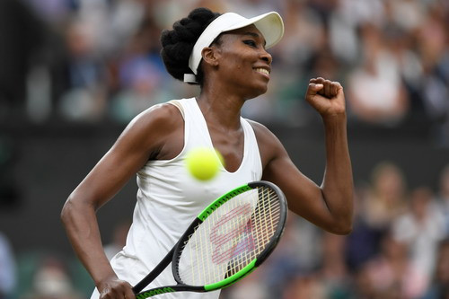 Venus chạm mốc 100 chiến thắng ở Wimbledon Venus chạm mốc 100 chiến thắng ở Wimbledon