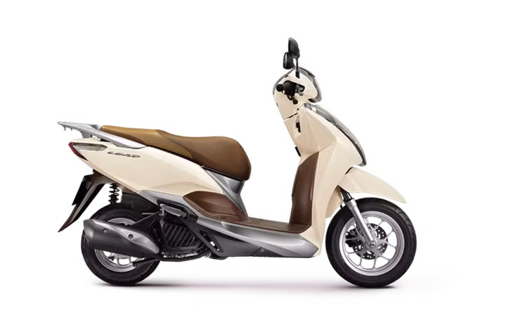 Dọc hai bên thân là những đường gờ được chạm khắc tinh tế, mang đến cho mẫu xe một diện mạo thực sự khác biệt. 