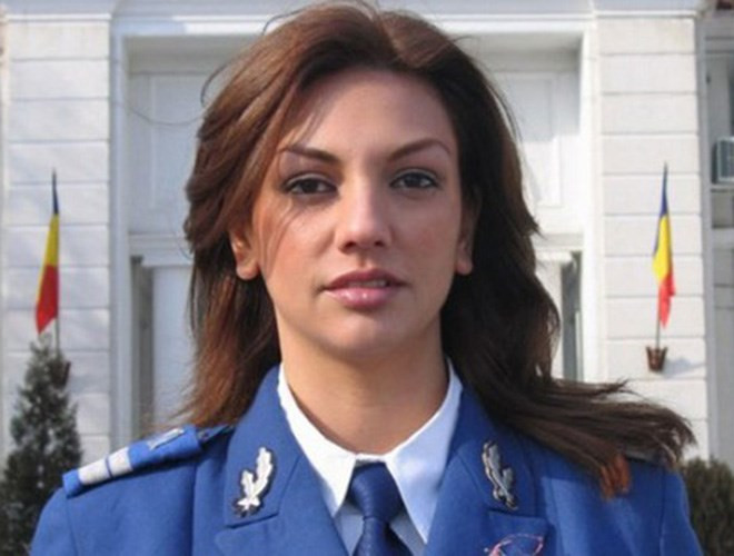  #1: Nữ quân nhân Romania