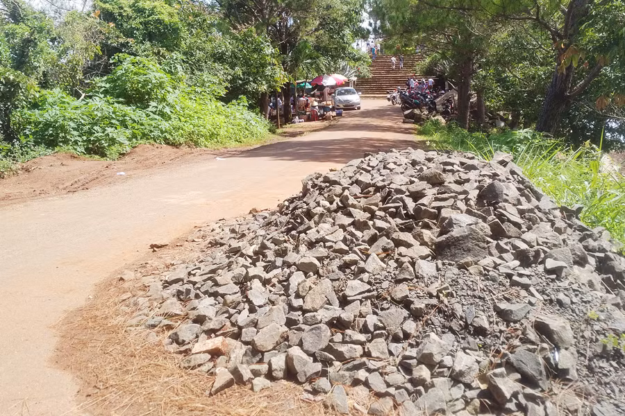 Vật liệu chiếm lối vào vốn đã hẹp Vật liệu chiếm lối vào vốn đã hẹp