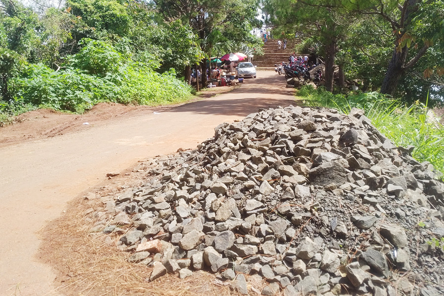 Vật liệu chiếm lối vào vốn đã hẹp Vật liệu chiếm lối vào vốn đã hẹp