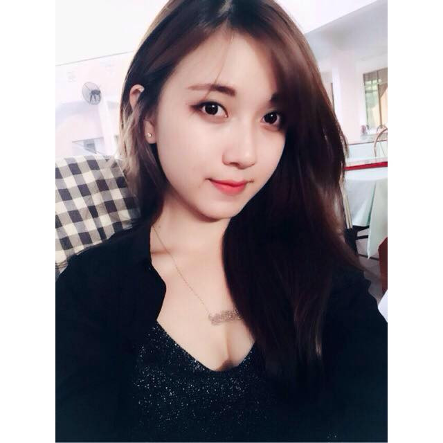 Cô giáo 9x xinh đẹp