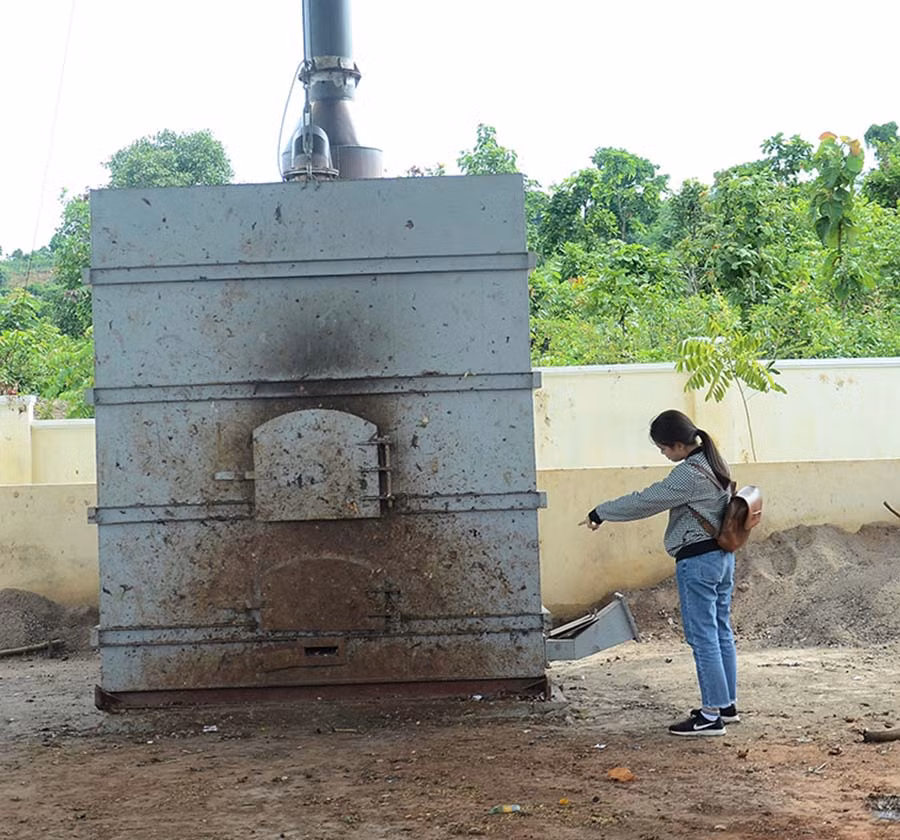  Lò đốt rác của xã Al Bá được đầu tư 1,5 tỷ đồng. Ảnh: P.L