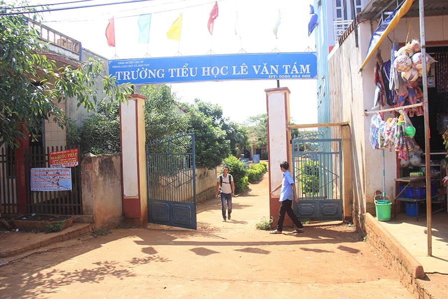 Trường Tiểu học Lê Văn Tám-nơi Thanh tra huyện phát hiện nhiều sai phạm. Ảnh: Nguyễn Tú Trường tiểu học Lê Văn Tám-nơi Thanh tra huyện phát hiện nhiều sai phạm. Ảnh: Nguyễn Tú