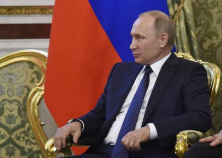 Tổng thống Nga Vladimir Putin trong cuộc hội đàm với Chủ tịch Nước Trần Đại Quang.