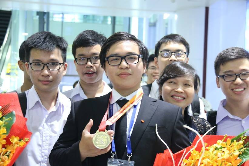 Phạm Đức Anh trong niềm vui của bạn bè