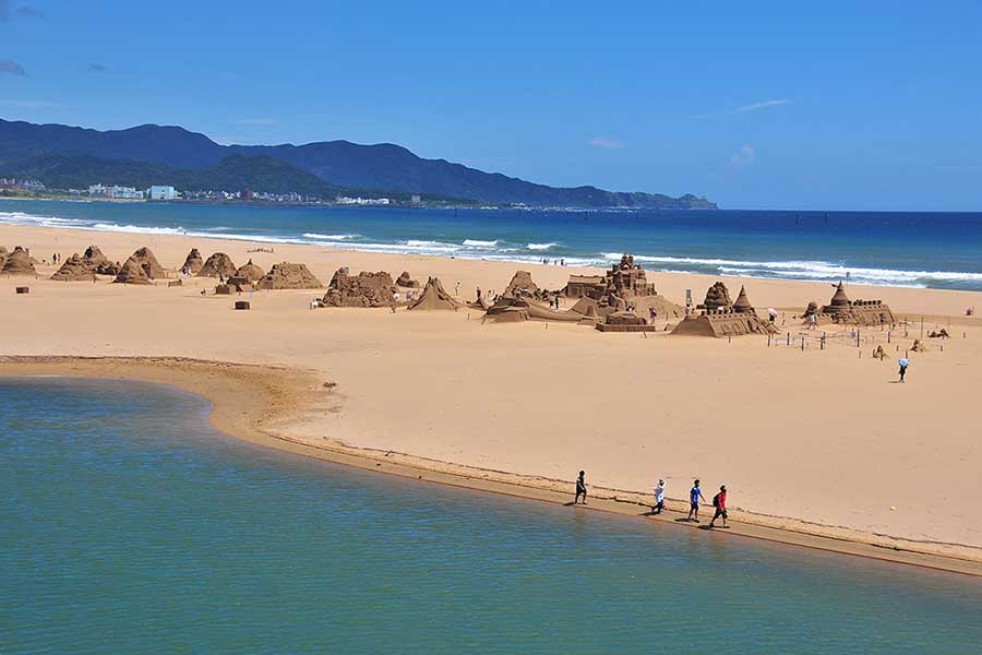 Bãi biển Fulong nằm ở Đài Bắc. Bãi biển Fulong nằm ở Đài Bắc