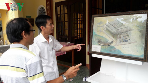 Bức Hành cung Dinh trấn Thanh Chiêm được trưng bày tại Đình làng Thanh Chiêm (Trích từ họa đồ toàn cảnh của thương gia Nhật Bản vẽ sau năm 1602, hiện đang lưu giữ tại Chùa JYOMY OJI thành phố NAYOYA Nhật Bản). Bức Hành cung Dinh trấn Thanh Chiêm được trưng bày tại Đình làng Thanh Chiêm (Trích từ họa đồ toàn cảnh của thương gia Nhật Bản vẽ sau năm 1602, hiện đang lưu giữ tại Chùa JYOMY OJI thành phố NAYOYA Nhật Bản).