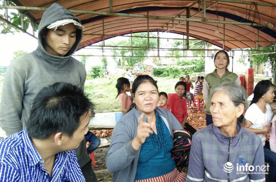 Gia đình nạn nhân rất bức xúc khi biết chị H’Rum bị sát hại. Gia đình nạn nhân rất bức xúc khi biết chị H’Rum bị sát hại.