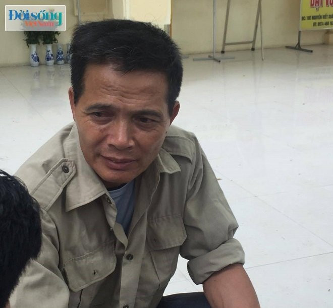 Ông Tuyên (chú ruột nạn nhân) chia sẻ về hoàn cảnh gia đình của Đ. Ảnh C.N Ông Tuyên (chú ruột nạn nhân) chia sẻ về hoàn cảnh gia đình của Đ. Ảnh C.N