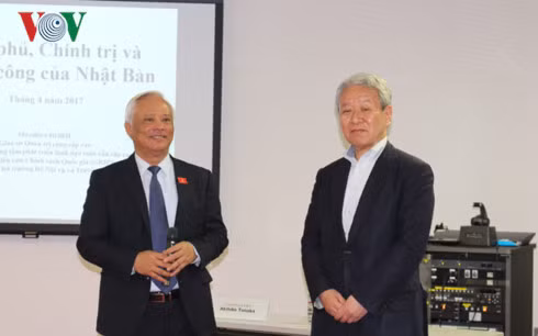 Phó Chủ tịch Quốc hội Uông Chu Lưu và Giám đốc Học viện nghiên cứu chính sách Quốc gia (GRIPS) Nhật Bản. Phó Chủ tịch Quốc hội Uông Chu Lưu và Giám đốc Học viện nghiên cứu chính sách Quốc gia (GRIPS) Nhật Bản.