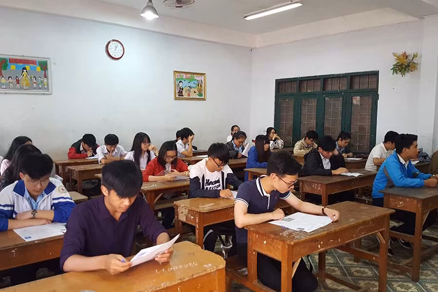  Các thí sinh tham gia kỳ thi THPT Quốc gia 2017 tại Gia Lai. Ảnh: Nguyễn Giang