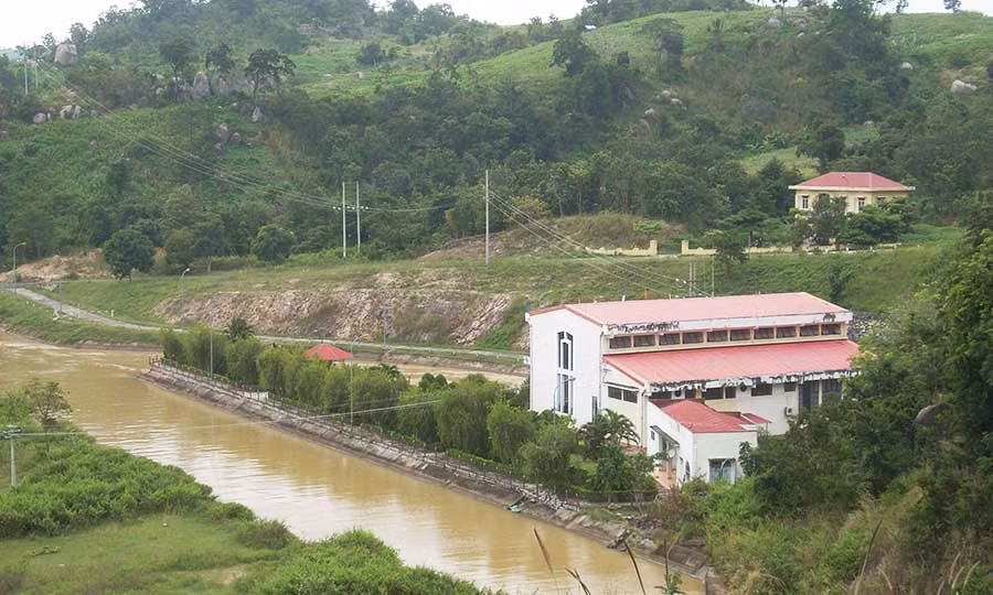  Vận hành điều tiết nước các hồ chứa thủy lợi đảm bảo an toàn trong mùa mưa lũ. Ảnh: T.N