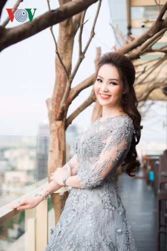 Mới đây, trong một sự kiện tại Hà Nội, Á hậu Thuỵ Vân xuất hiện với vẻ ngoài vô cùng xinh đẹp, rạng rỡ.