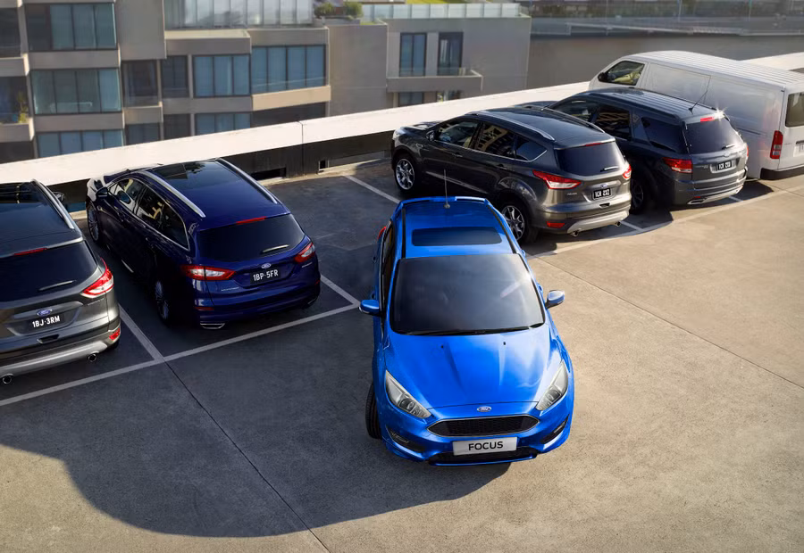 Tính năng Hỗ trợ đỗ xe chủ động (Active Park Assist).