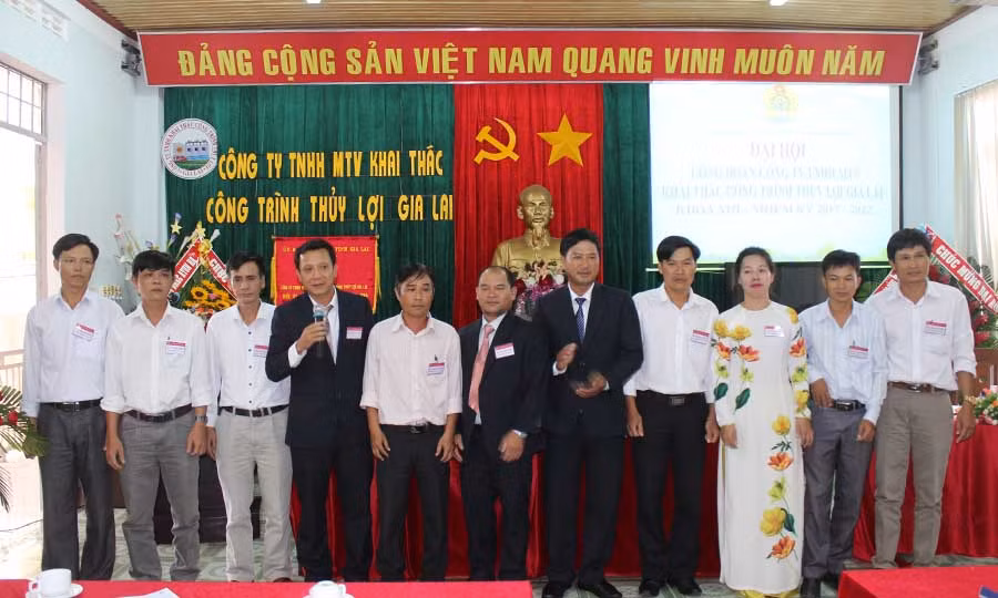  Ra mắt Ban Chấp hành mới. Ảnh: Nguyễn Diệp