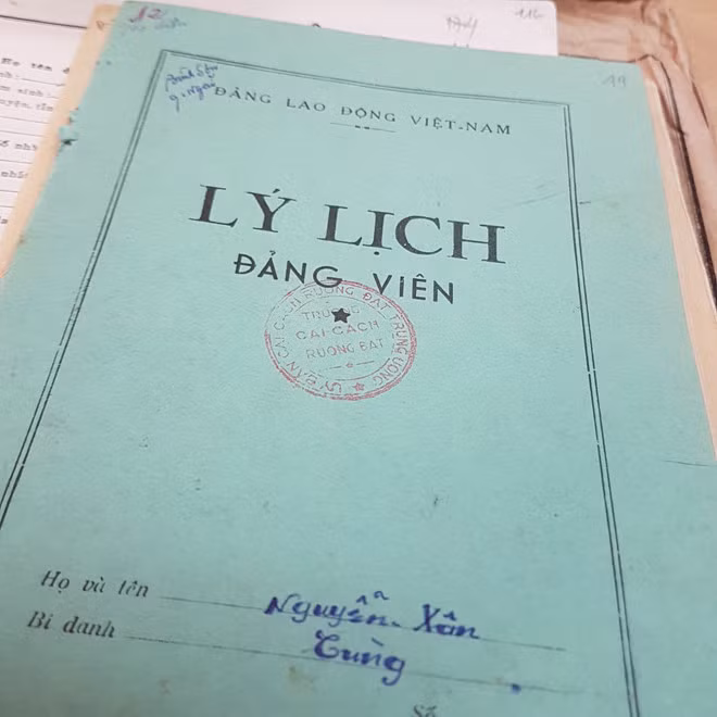 Lý lịch Đảng viên Nguyễn Xân.