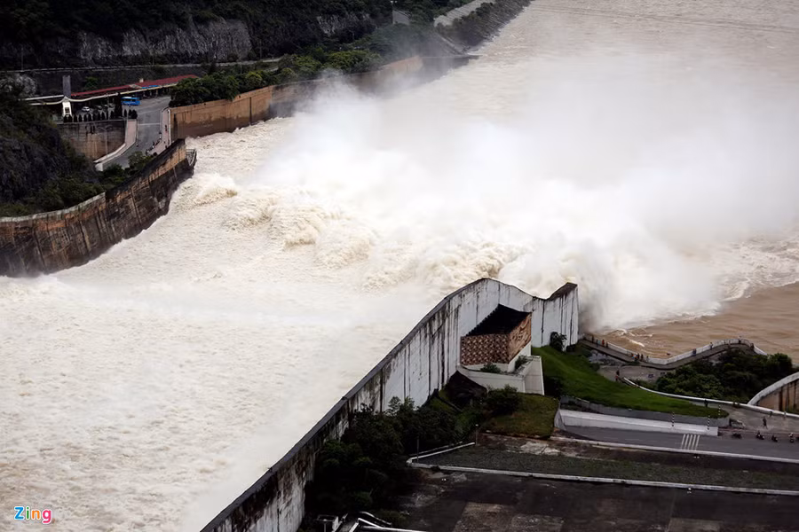  Tuy nhiên, các cơ quan chức năng cho rằng, mực nước này vẫn trong ngưỡng an toàn, thậm chí chưa đạt tới mức báo động.