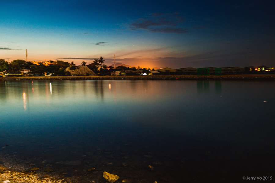 Ngoài đi dạo ngắm biển vào ban đêm, một trải nghiệm vào buổi tối khá thú vị ở đây là đi soi còng, câu tôm, câu mực cùng người dân địa phương. Ngoài đi dạo ngắm biển vào ban đêm, một trải nghiệm vào buổi tối khá thú vị ở đây là đi soi còng, câu tôm, câu mực cùng người dân địa phương.