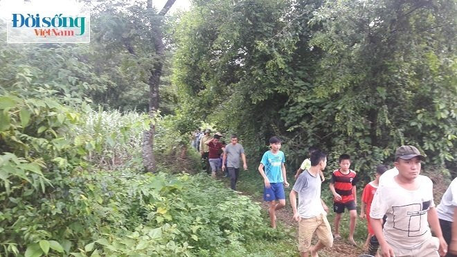 Người dân hiếu kỳ kéo đến thăm “khu vườn bí ẩn” Người dân hiếu kỳ kéo đến thăm “khu vườn bí ẩn”