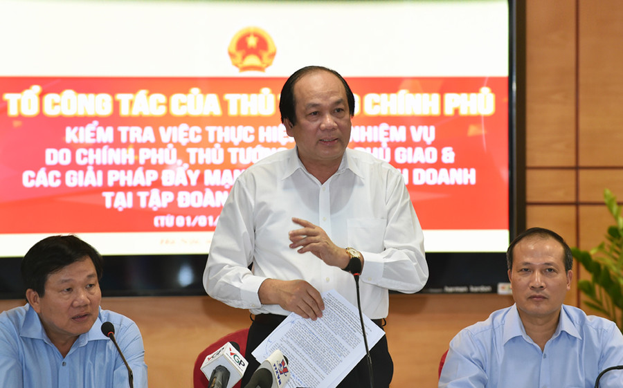 Bộ trưởng, Chủ nhiệm VPCP Mai Tiến Dũng phát biểu tại buổi làm việc với Tập đoàn Dệt may ngày 20-6.