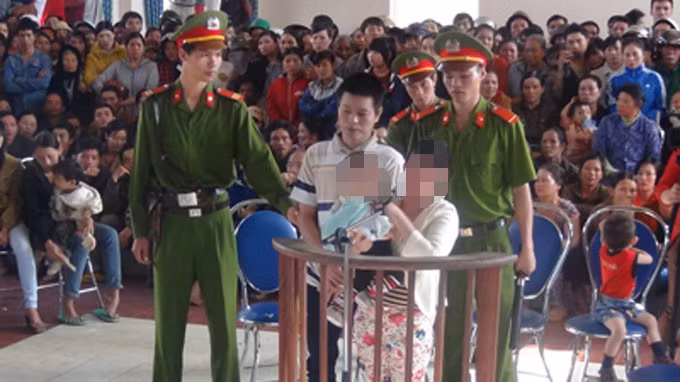 Nguyễn Mạnh Dương trước vành móng ngựa khi bị kết án tử hình