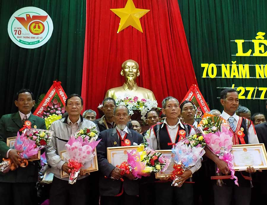 Các cá nhân người có công tiêu biểu được UBND huyện Ia Grai khen thưởng 