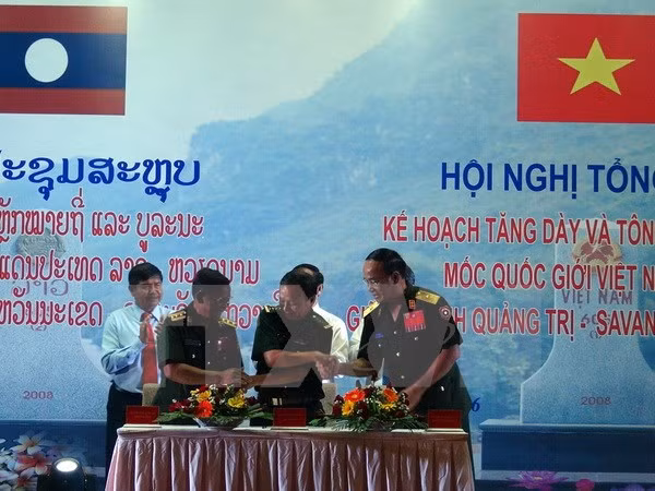 Lãnh đạo tỉnh Quảng Trị (Việt Nam) và 2 tỉnh Savannakhet, Salavan (Lào) đoàn kết nắm tay hoàn thánh Dự án Tăng dày và tôn tạo hệ thống mốc quốc giới Việt Nam-Lào.