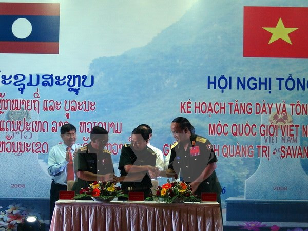 Lãnh đạo tỉnh Quảng Trị (Việt Nam) và 2 tỉnh Savannakhet, Salavan (Lào) đoàn kết nắm tay hoàn thánh Dự án Tăng dày và tôn tạo hệ thống mốc quốc giới Việt Nam-Lào.